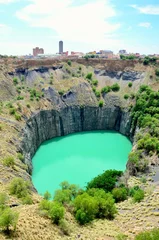 Deurstickers The Big Hole (Groot Gat) is an open-pit and underground mine in Kimberley, South Africa, and the second deepest hole excavated by hand. © Zoran