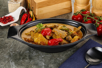 Yellow THai curry with beef