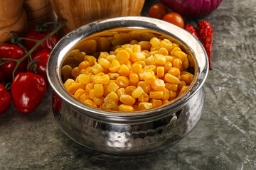 Sweet canned ripe corn grain