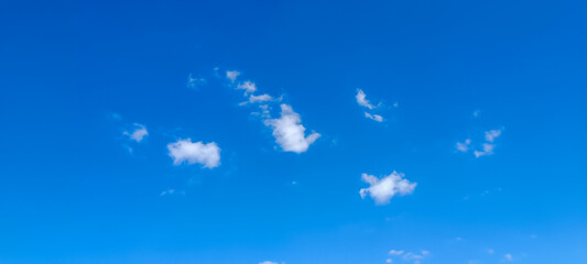 Fototapeta na wymiar blue sky and White cloud nature background. Beautiful cloud in blue sky.