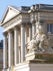 Fototapeta na wymiar Bâtiment statue Château de Versailles