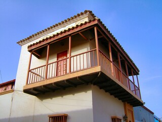 Casas,casonas,iglesias,arquitectura colonial herencia de nuestro pasado español.