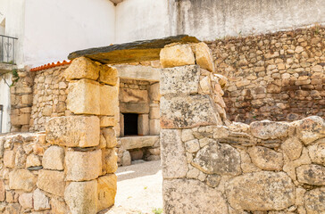 ruins of an old house in Segura town, municipality of Idanha-a-Nova, province of Beira Baixa, Castelo Branco, Portugal - obrazy, fototapety, plakaty