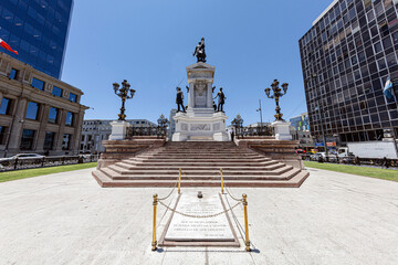 The Monument to the Heroes of the Naval Combat of Iquique, Valparaiso, Chile - obrazy, fototapety, plakaty