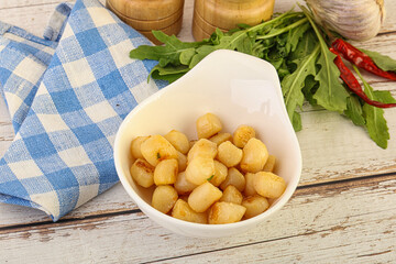 Roasted delicous scallop in the bowl