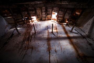 Fototapeta na wymiar beams inside an abandoned house