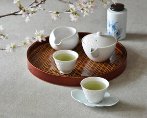 煎茶と茶道具、桜  Sencha green tea and Japanese tea ceremony utencils with sakura.