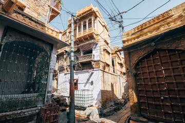 Fototapeta na wymiar street view of jaisalmer golden city, india 