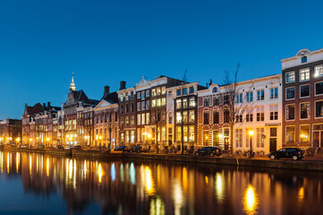Fototapeta na wymiar Tranquil canal scene in Amsterdam
