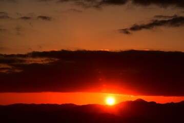 奈良県の神野山の初日の出