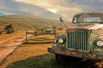 Fototapeten old rusty truck © Ong