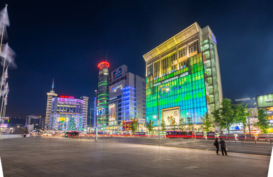 Cityscape of Seoul at night and skyscrapers in Dongdaemun area, Seoul, South Korea.