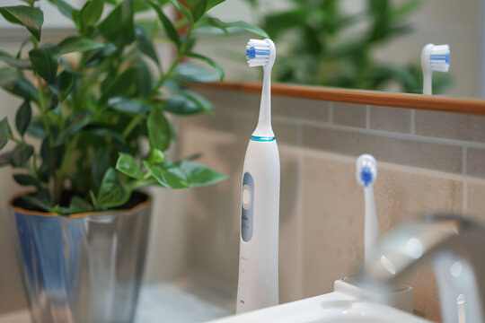 Elektronische Zahnb&uuml;rste: Moderne Technologie f&uuml;r effektive Mundhygiene