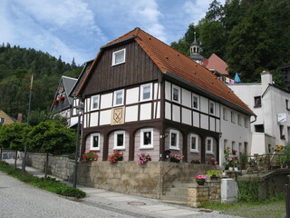 Fototapeta na wymiar Umgebindehaus in Oybin im Zittauer Gebirge in Sachsen