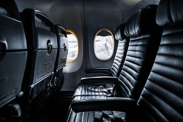 飛行機内の座席と窓