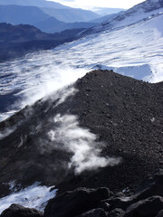 energía geotérmica en las altas cumbre de la Cordillera de Los Andes en Chile