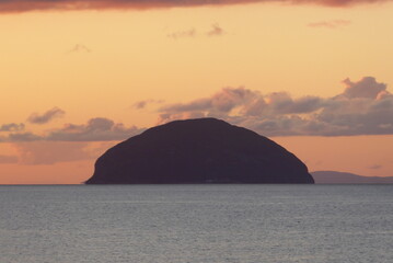 Sonnenuntergang vor Schottlands Küste - obrazy, fototapety, plakaty