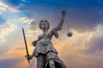 statue of lady justice - 760947901