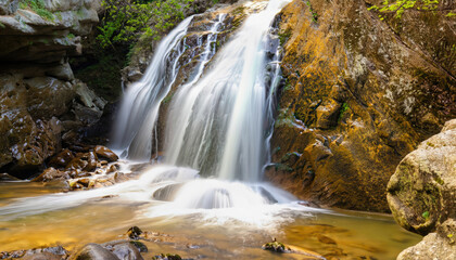 Fototapeta premium Cascade waterfalls at Cataract Falls