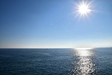 地中海の日差しは強烈です。