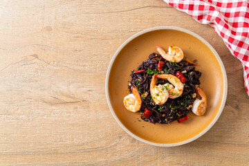 stir-fried black spaghetti with garlic and shrimps