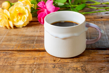 コーヒーと薔薇の花