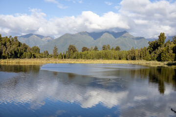 Wundersch&ouml;ner Ausblick auf den Mt. Cook in Neusseland mit einem spiegelndem See im Vordergrund