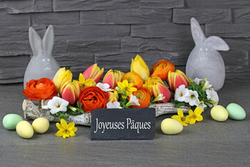 Carte de voeux Joyeuses Pâques : voeux de Pâques avec des œufs et des fleurs de Pâques...