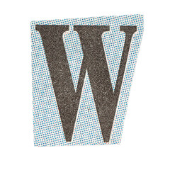 Buchstabe W einzeln aus Zeitung im Druck auf Papier, transparent freigestellt