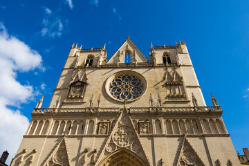 Fa&ccedil;ade gothique de la Cath&eacute;drale Saint-Jean, dans le Vieux Lyon