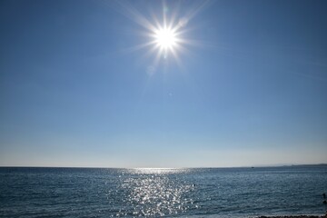 地中海の日差しは鮮烈です。