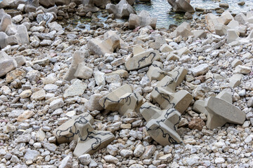 artificial stones to strengthen the embankment