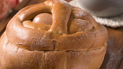 Easter folar with egg