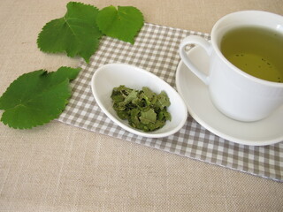 Obraz na płótnie Canvas Mulberry leaf tea made from dried leaves from the white mulberry tree
