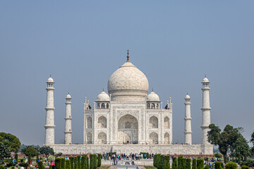 Obraz premium Taj Mahal front view, one of the New 7 Wonders of the World