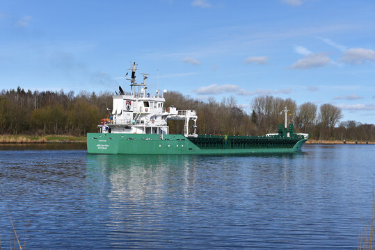 Frachtschiff Arklow View im Nord-Ostsee-Kanal