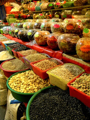 dried fruits and vegetables at market