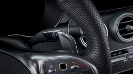 Naklejka premium Up shift paddle