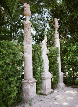 columns in the park