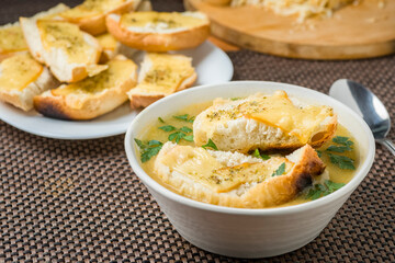 onion soup with croutons - 761843184
