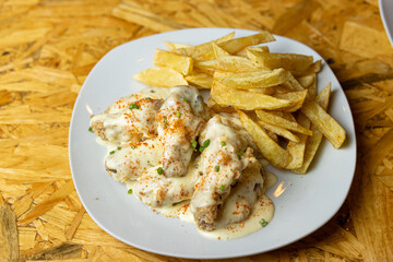 Alitas acevichadas 
