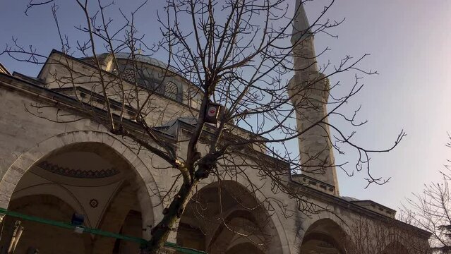 The exterior of Bey Gummis Mosque