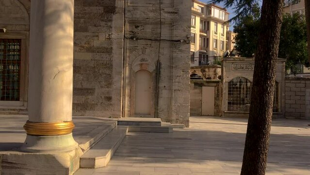 The exterior of Bey Gummis Mosque