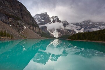 lake louise banff