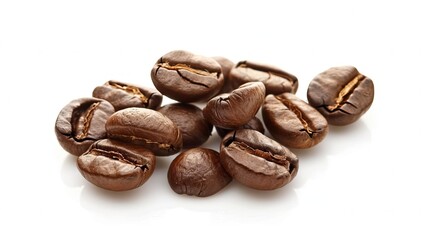 Obraz premium Close up of roasted coffee beans with rich texture against a white background