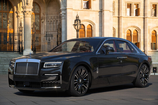 Rolls Royce Ghost - Incredibly Luxury Sedan