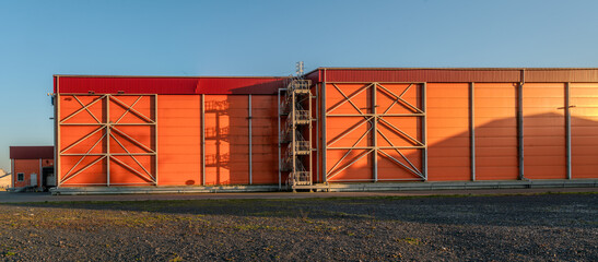 Massive storage hall in the seaport - 762084971