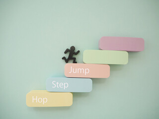 	ホップステップジャンプの文字　跳躍　イメージ