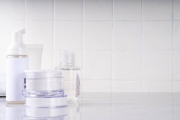 Skinimalism, skin minimalism concept