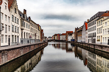 Bruges Canal: Reflections of Charm and Beauty